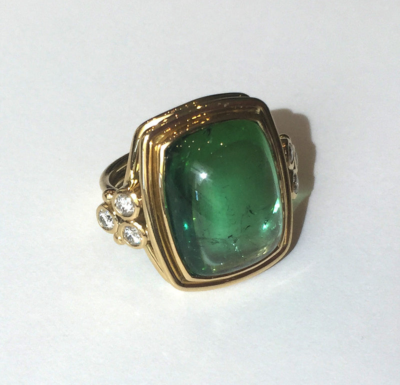 18K Classic Temple Ring